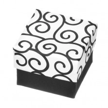 Ajándékdoboz gyűrűre - fehér-fekete kocka ornamentumokkal