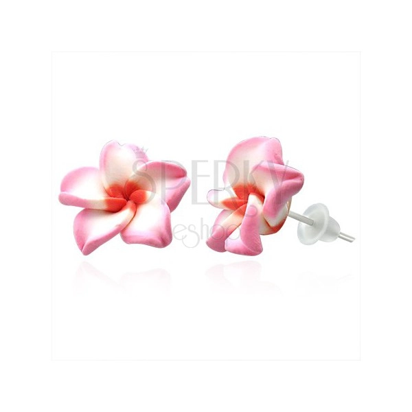 Fülbevaló FIMO anyagból - fehér rózsaszín virág