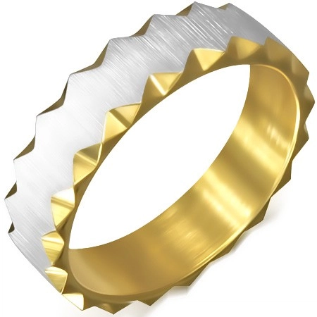 Acél gyűrű arany színben szatén sávval, háromszögű metszetek - Nagyság: 54