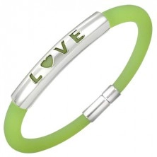 Kaucsuk karkötő zöld színárnyalatban - fém tábla egy LOVE felirattal
