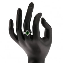 Gyűrű 925 ezüstből, ferdén megfogott zöld négyzetes cirkónia