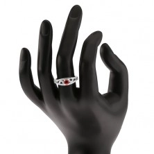 Gyűrű 925 ezüstből, kerek piros cirkónia, vonalak tiszta kövekkel