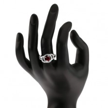 Fényes gyűrű 925 ezüstből, sötétrózsaszín kerek kő, cirkóniás ívek