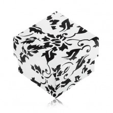 Fekete-fehér ajándékdobozka gyűrűre, virág motívummal