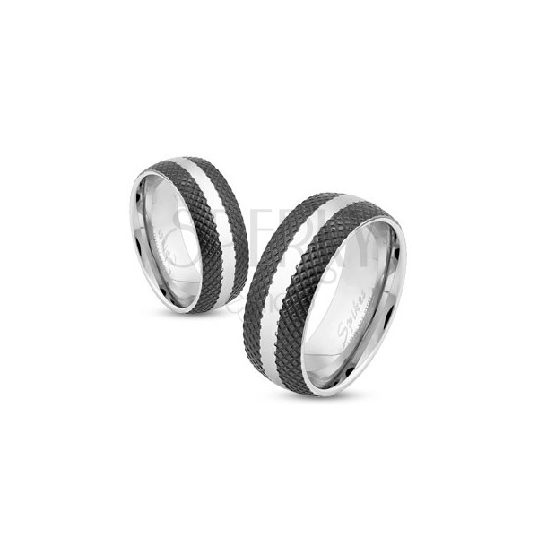 Acél gyűrű fekete rácsos felülettel, fényes sáv ezüst színben, 8 mm