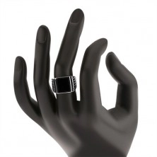925 gyűrű, fekete téglalap és barázdált vállakkal
