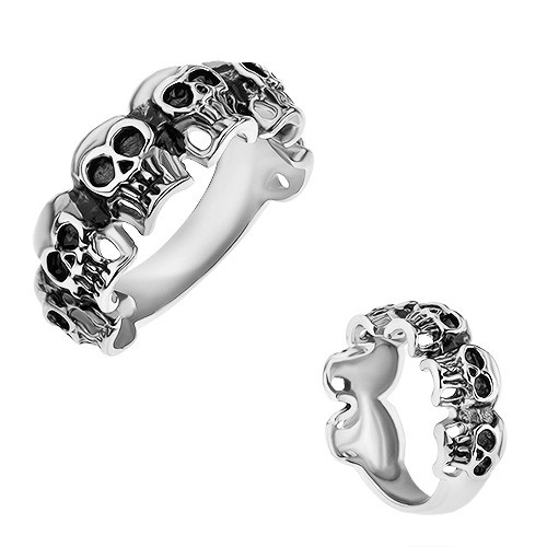 Gyűrű sebészeti acélból, kicsi patináns koponyák, ezüst szín - Nagyság: 63