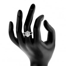 925 ezüst gyűrű, átlátszó magszem alakú cirkónia kettős kerettel