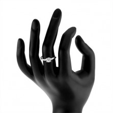 925 ezüst gyűrű, kerek átlátszó cirkóniával és finoman hullámos szárakkal