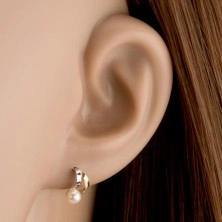 Ródiumozott fülbevaló 9K aranyból - kétszínű félholdak, fehér gyöngy