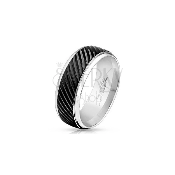Gyűrű 316L acélból ezüst színben, fekete sáv ferde bemetszésekkel, 8 mm