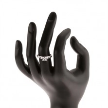 Eljegyzési gyűrű 925 ezüstből, négyzetes átlátszó kő, átlátszó cirkóniás vonal