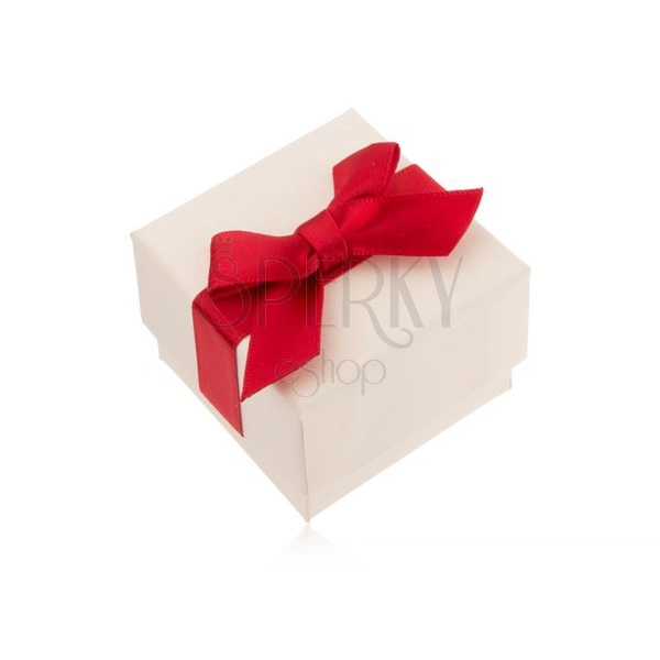Fehér szinű ajándékdoboz gyűrűre, medálra vagy fülbevalóra, piros masni