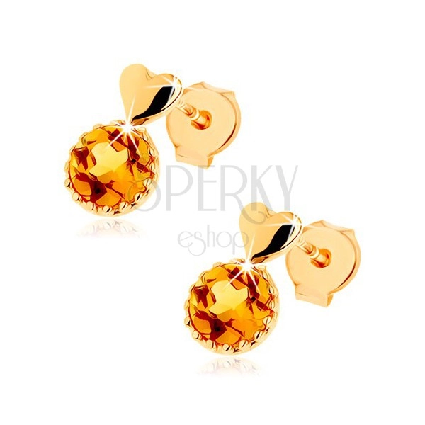 Bedugós fülbevaló 14K sárga aranyból - kicsi, kidomborodó szív, kerek sárga citrin
