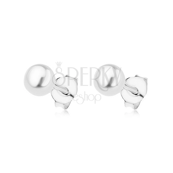 Bedugós fülbevaló 925 ezüstből, fehér, golyó alakú gyöngy, 5 mm
