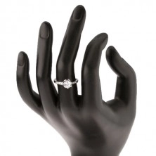 Eljegyzési gyűrű - 925 ezüst, keskeny díszített szárak, átltászó cirkónia, díszített foglalat