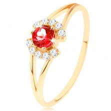 Gyűrű 14K sárga színű aranyból - kerek piros gránit átlátszó ívek között