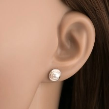 Fülbevaló 925 ezüstből, fehér félgömb alakú gyöngy, fényes szegély
