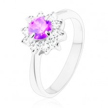 Ezüst színű gyűrű, keskeny szárak, virág lila és átlátszó színű cirkóniákkal