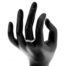 925 ezüst gyűrű, hullámos vonal négyzet alakú cirkóniákkal