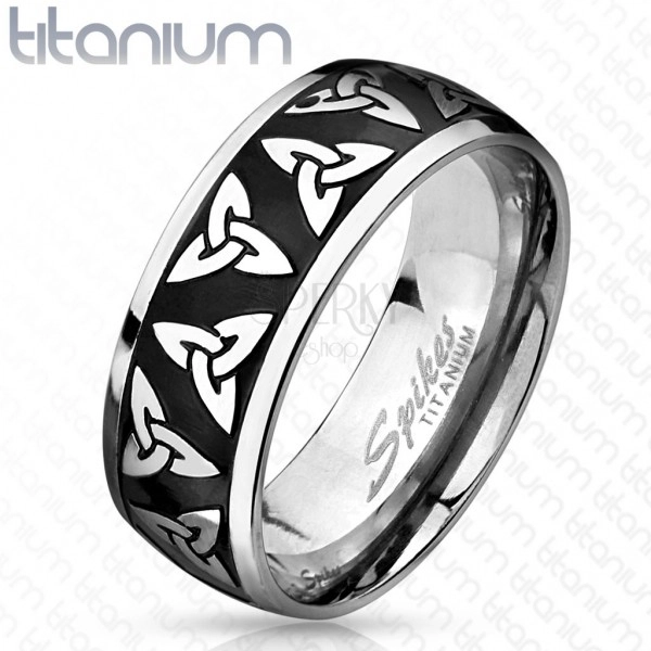 Titánium gyűrű ezüst és fekete színben, fényes szélek, kelta szimbólumok, 8 mm