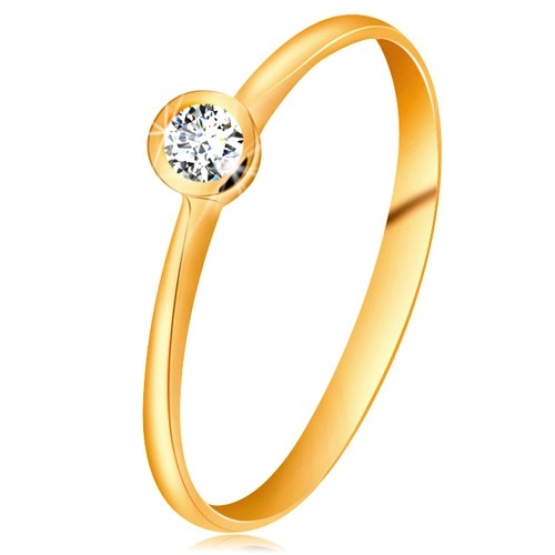 Gyűrű sárga 14K aranyból - csillogó átlátszó briliáns fényes foglalatban, szűkített szárak - Nagyság: 52