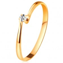 Briliáns gyűrű sárga 14K aranyból - gyémánt foglalatban a szűkített szárak között