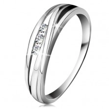 Briliáns gyűrű fehér 14K aranyból, hullámos szárvonalak, három átlátszó gyémánt