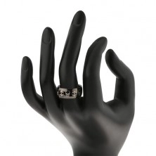 Acél gyűrű fekete felülettel, koponyák és Fleur de Lis szimbólum ezüst színben, 9 mm