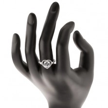 925 ezüst gyűrű, nagy átlátszó cirkónia fényes szív körvonalban