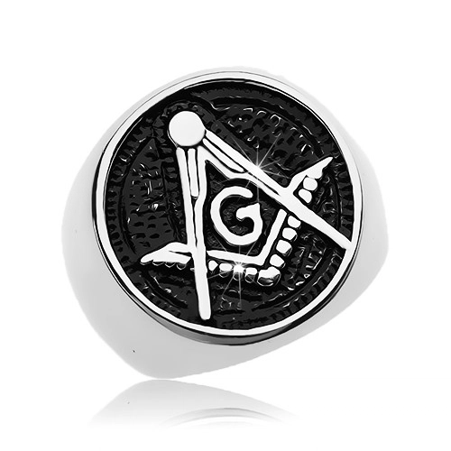 Sebészeti acél gyűrű, szabadkőműves szimbólum patinás körben - Nagyság: 66