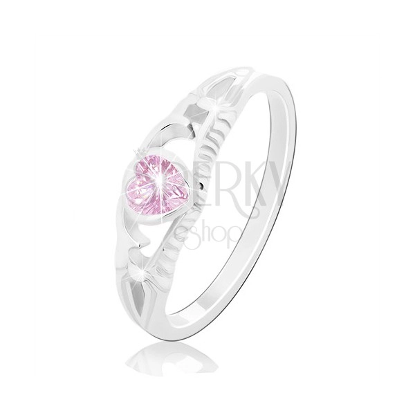 925 ezüst gyűrű, rózsaszín cirkóniás szív, szétváló szárak ornamentummal