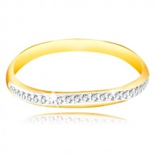 14K arany gyűrű - csillogó hullámos vonal fehér aranyból és átlátszó cirkóniákból