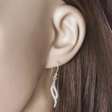 925 ezüst függő fülbevaló - keskeny levél két cirkóniás hullámból