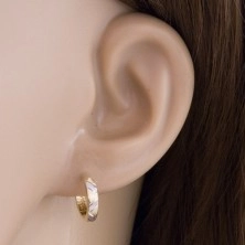14K kombinált arany fülbevaló matt cikk-cakkos mintával