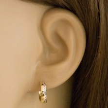 14K arany fülbevaló - karika, vésett oldal fehér aranyból