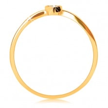 9K sárga arany gyűrű - szívecske cirkóniákkal díszítve