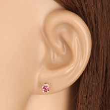 925 ezüst fülbevaló - kerek cirkónia rózsaszín színben négyzet alakú foglalatban