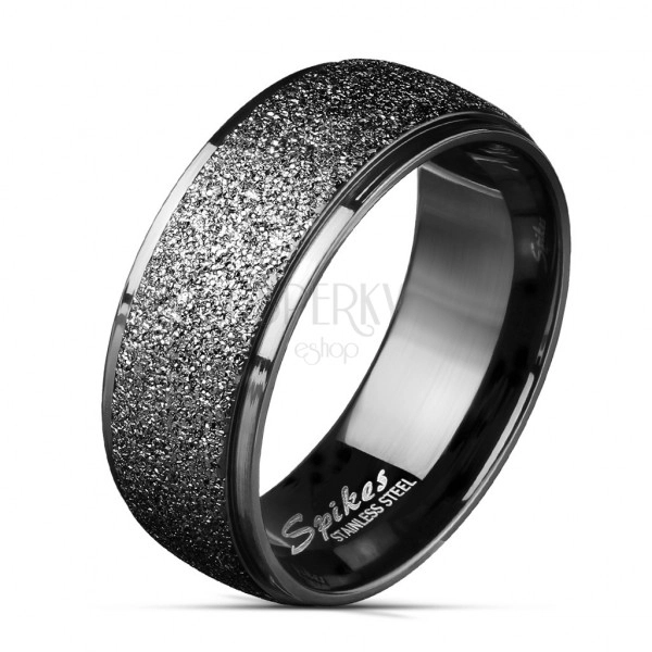 Acél karikagyűrű fekete színben - széles sáv csillámokkal díszítve, 8 mm