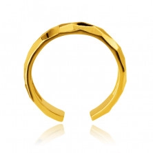 Piercing 585 sárga aranyból - fülbevaló fazettált négyzetekből álló mintával, csillogó kivitelben.