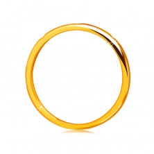 14K arany karikagyűrű - három tiszta cirkónia, tükörfényes, sima felület
