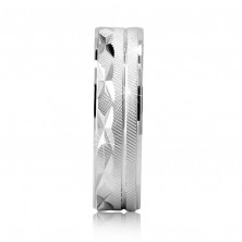 925  Ezüst gyűrű - felülete átlós kerekített éllel,  X alakú bevágásokkal, vékony vonalakkal