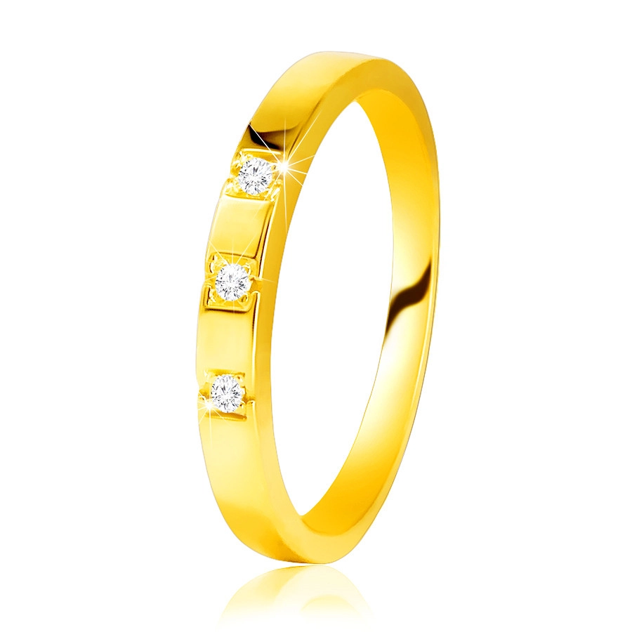 585 Sárgaarany gyémánt gyűrű - fényes váll, három csillogó briliáns - Nagyság: 49