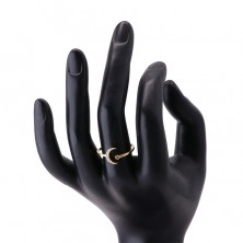Gyűrű 9K aranyból – hold cirkóniákkal díszítve, kerek cirkónia foglalatban, nyitott gyűrűsín