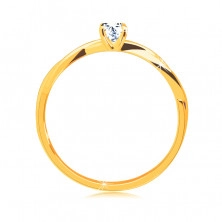 Eljegyzési gyűrű 9K sárga aranyból – csiszolt átlátszó cirkónia a gyűrűbe helyezve