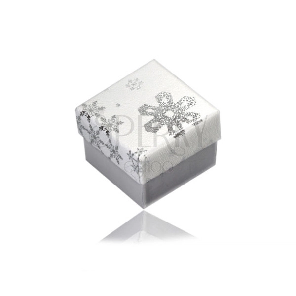 Ajándék doboz fülbevalóhoz vagy gyűrűhöz - téli motívum, fehér-ezüst színkombináció, hópihék