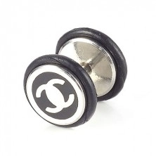 Fake plug - ezüst Chanell logó fekete alapon