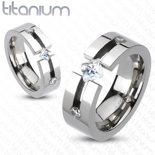 Titánium gyűrű - kivágással, négyszögletes és kör cirkóniák - Nagyság: 61