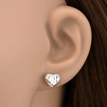 Bedugós 925 ezüst fülbevaló - matt szívecske vésett mintával