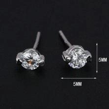 925 ezüst fülbevaló - ragyogó cirkónia, szívecskés pálcikák, 4 mm